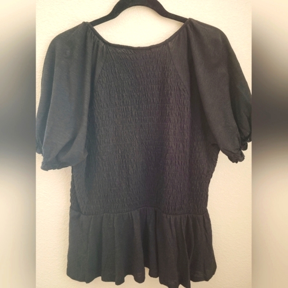 Cute black top - Picture 2 of 3